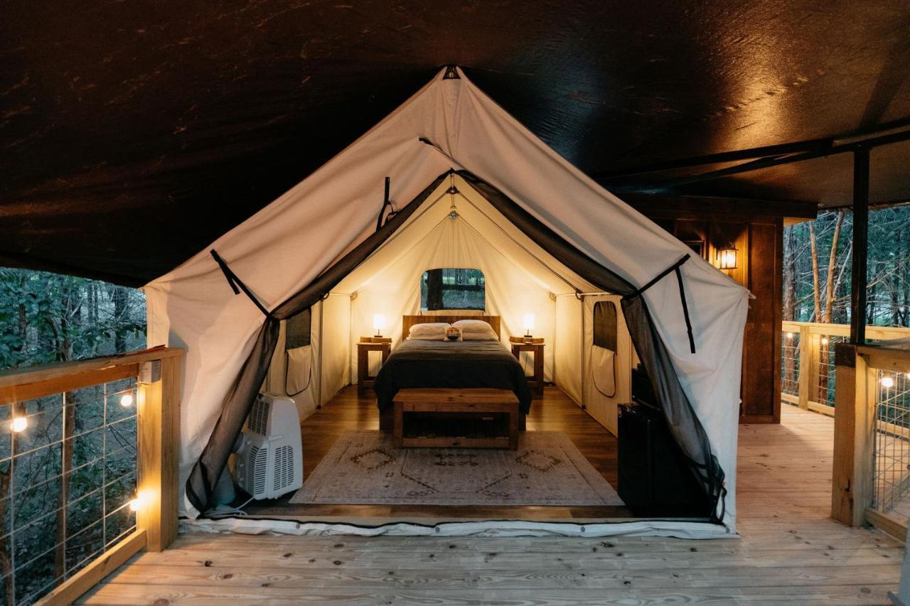Treehouse Cozy Glamping Site Hotel Бренсън Екстериор снимка